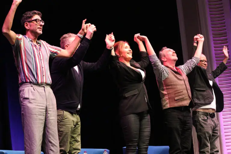 Auld pals: performing events